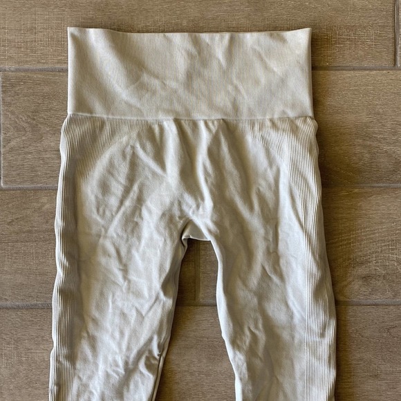 Set Active Cream Leggings Size: M - Picture 3 of 7